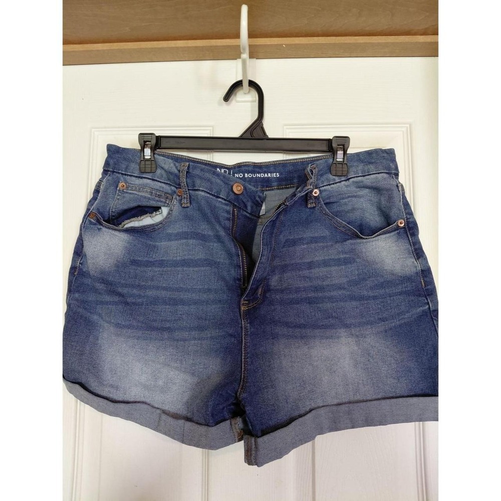 No Boundaries Mid Rise Denim Shorts Womens 11 Blue Rolled Hem Faded Stretch